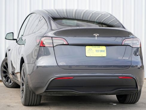Used 2021 Tesla Model Y Long Range image 6