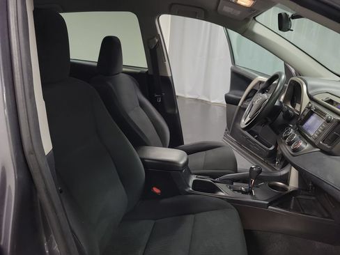 Used 2015 Toyota RAV4 LE FWD image 28