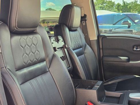 Used 2022 Nissan Frontier SV w/ SV Premium Package RWD image 31
