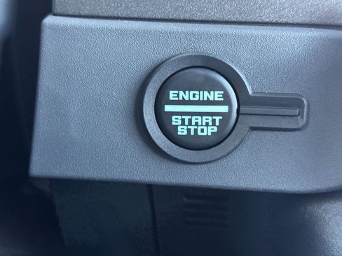 New 2025 Ford Bronco Badlands image 24