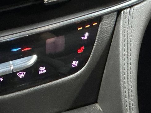 Used 2018 Cadillac CT6 Luxury AWD/4WD image 9