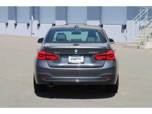 Used 2018 BMW 328d xDrive Sedan w/ Convenience Package AWD/4WD image 3