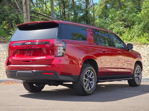Used 2023 Chevrolet Suburban Z71 w/ Luxury Package AWD/4WD image 28