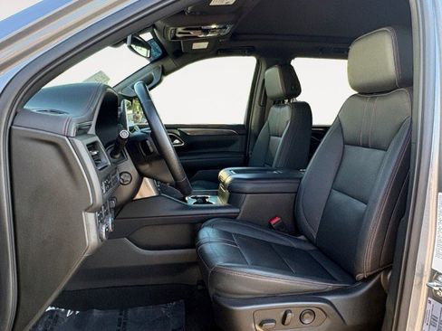 Used 2022 Chevrolet Tahoe RST w/ Sport Performance Package AWD/4WD image 2