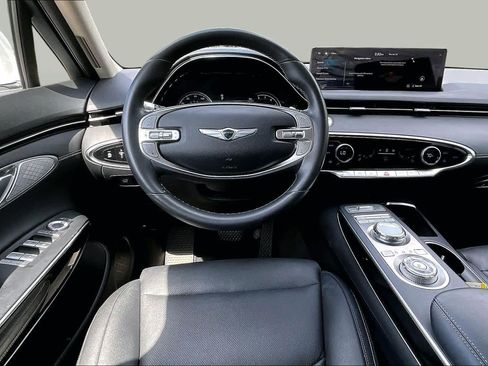 Used 2025 Genesis GV70 2.5T AWD/4WD image 6