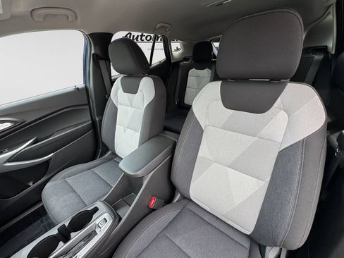 Used 2024 Chevrolet Trax LS w/ LS Convenience Package FWD image 19