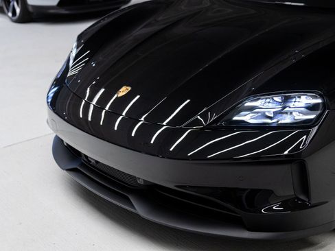 New 2026 Porsche Taycan 4S AWD/4WD image 32