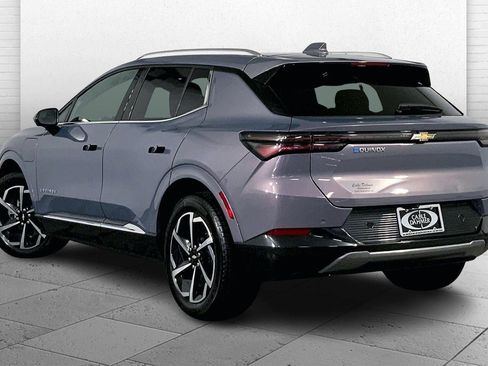 Used 2025 Chevrolet Equinox EV LT image 11