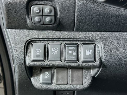 Used 2015 Nissan Leaf SL FWD image 16