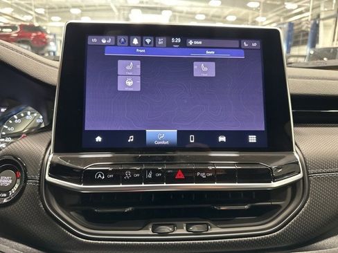 New 2025 Jeep Compass Limited w/ Sun & Sound Group image 20