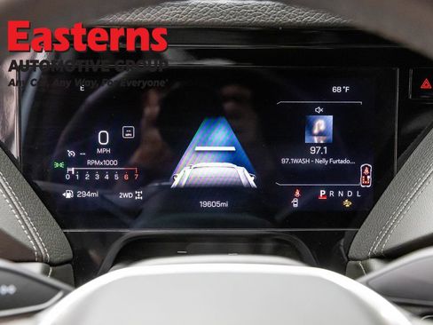 Used 2025 GMC Yukon XL Denali AWD/4WD image 18