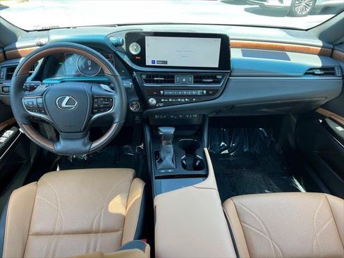 Certified 2024 Lexus ES 300h w/ Technology Package FWD image 23