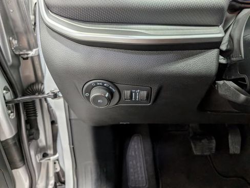 Used 2026 Jeep Compass Limited AWD/4WD image 19