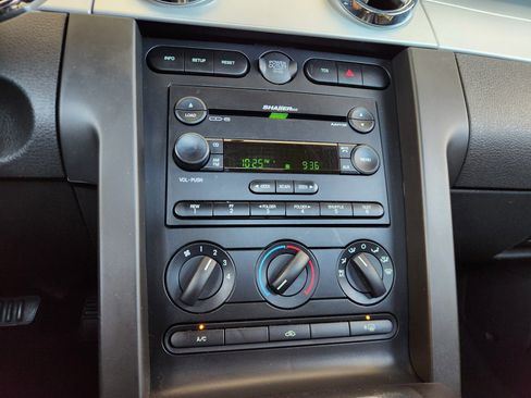 Used 2006 Ford Mustang Premium RWD image 6