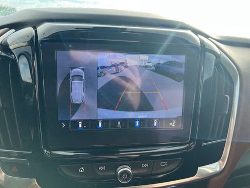 Used 2020 Chevrolet Traverse High Country image 16