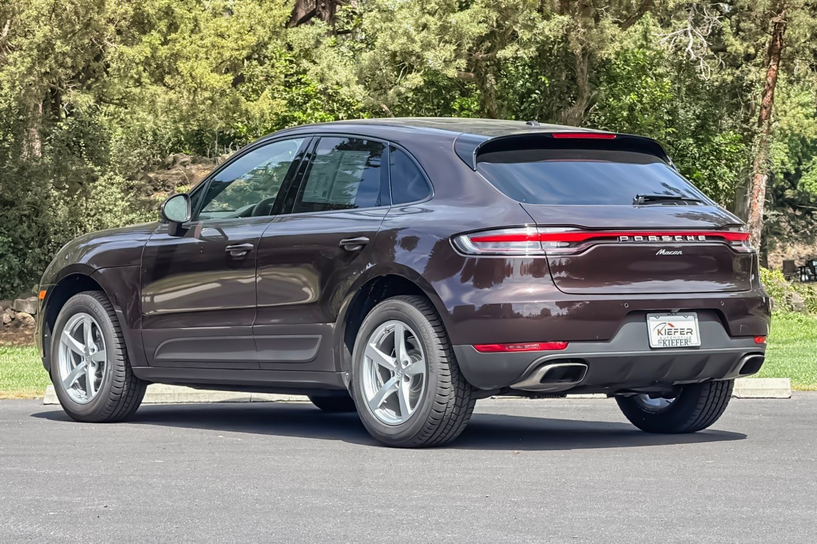 Used 2021 Porsche Macan AWD/4WD image 6