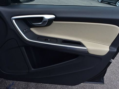 Used 2016 Volvo V60 T5 Premier FWD image 42