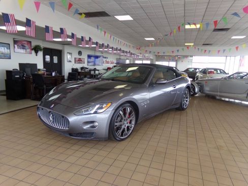 Used 2015 Maserati GranTurismo Convertible RWD image 2