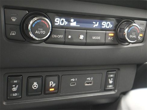 Used 2024 Nissan Frontier SV w/ SV Convenience Package image 17