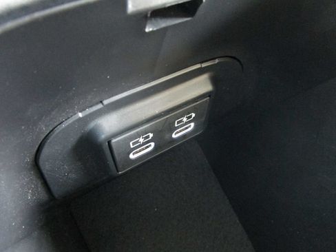 Used 2024 Toyota RAV4 LE AWD/4WD image 37