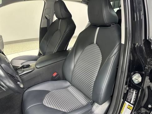 Used 2020 Toyota Camry SE FWD image 14