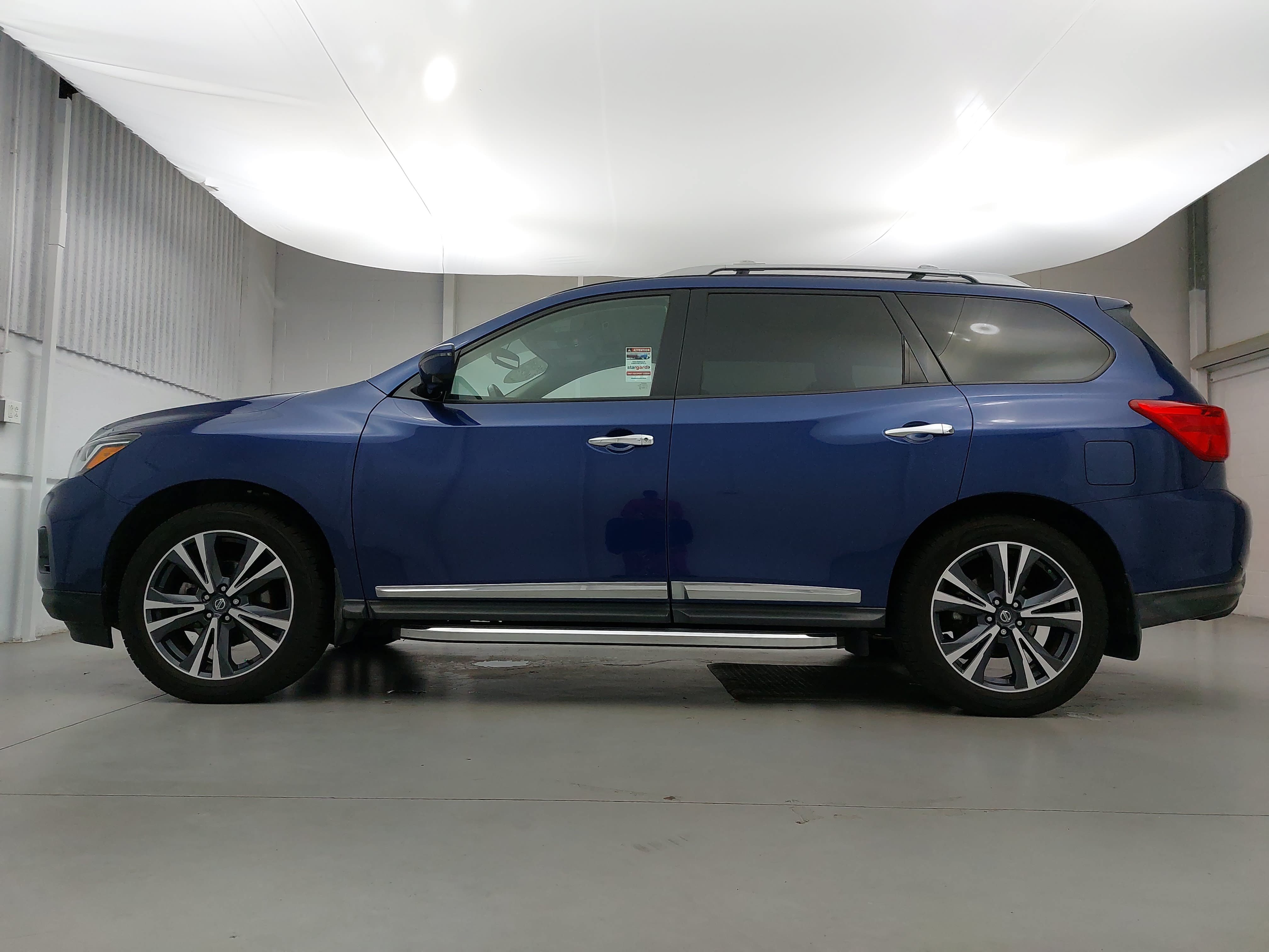 Used 2020 Nissan Pathfinder Platinum AWD/4WD image 2