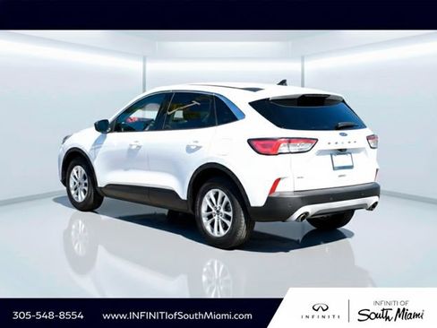 Used 2022 Ford Escape SE image 6