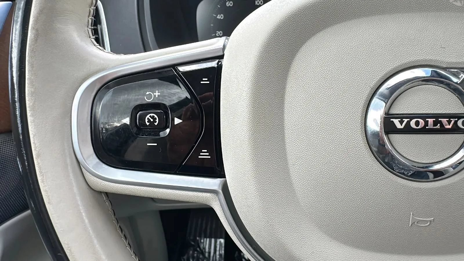 Used 2017 Volvo XC90 T6 Inscription w/ Vision Package AWD/4WD image 30