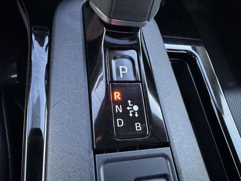 Certified 2024 Toyota Prius XLE image 36