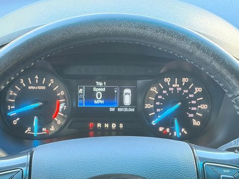 Used 2017 Ford Explorer XLT AWD/4WD image 32