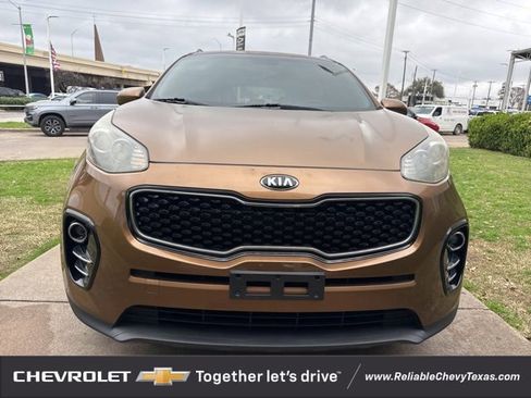 Used 2017 Kia Sportage EX image 2