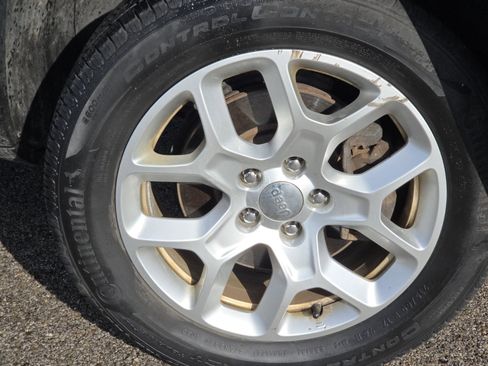 Used 2016 Jeep Renegade Latitude image 12