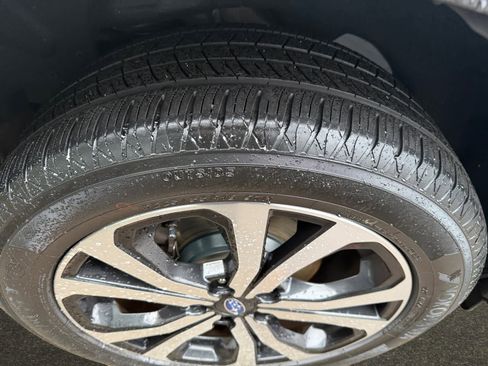 Used 2019 Subaru Forester Limited image 8