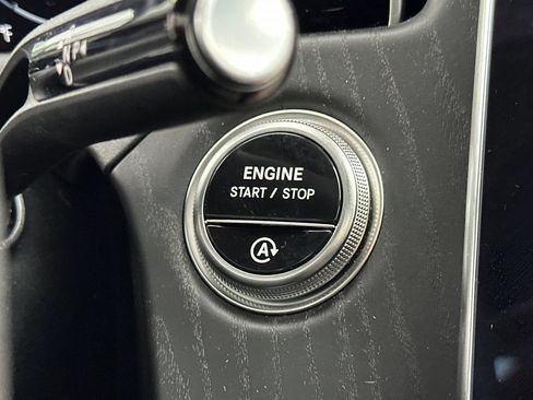 Used 2025 Mercedes-Benz E 350 4MATIC Sedan image 33