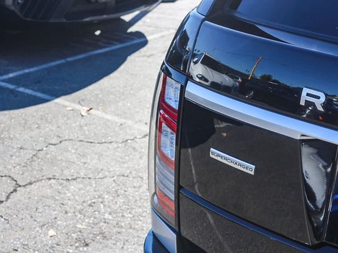 Used 2017 Land Rover Range Rover Long Wheelbase Supercharged image 6