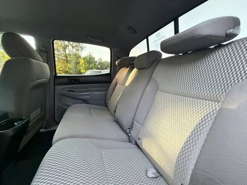 Used 2014 Toyota Tacoma PreRunner w/ SR5 Package RWD image 20