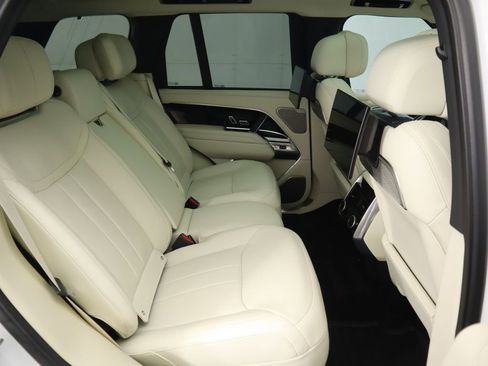 Used 2024 Land Rover Range Rover Autobiography image 23