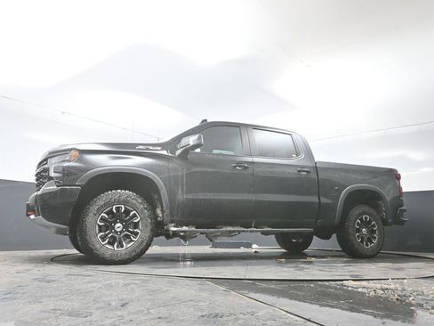 Used 2024 Chevrolet Silverado 1500 ZR2 w/ Technology Package image 29