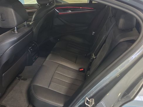 Used 2023 BMW 530i w/ Premium Package image 11