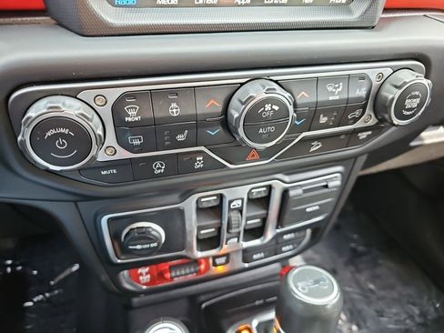 Used 2019 Jeep Wrangler Unlimited Rubicon AWD/4WD image 22