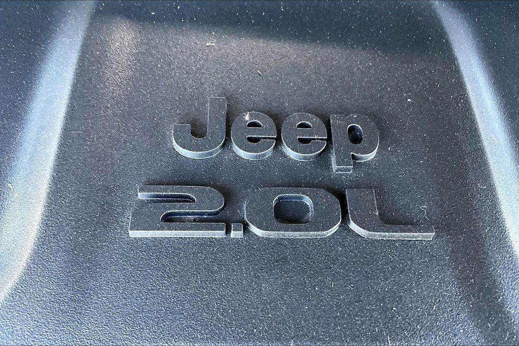 Certified 2025 Jeep Wrangler Unlimited Rubicon w/ Convenience Group AWD/4WD image 29