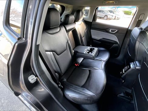 Used 2022 Jeep Compass Latitude image 20