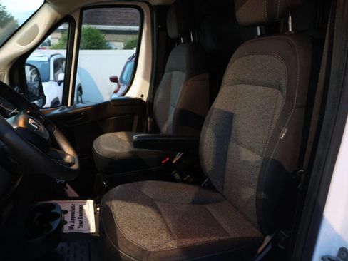 Used 2023 RAM ProMaster 2500 w/ Driver Convenience Group FWD image 13