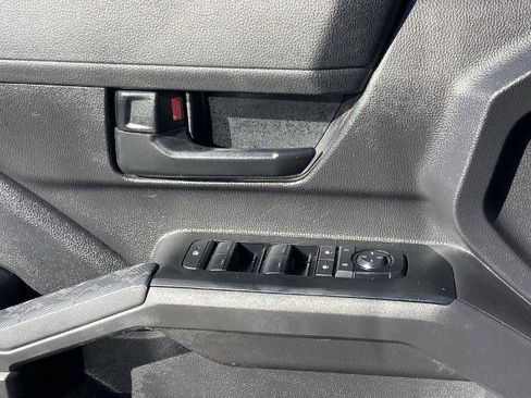 Used 2025 Toyota Tacoma SR image 18