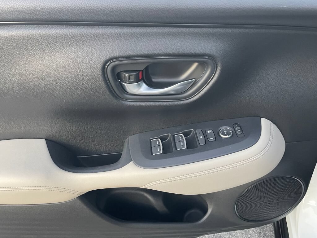 Certified 2024 Honda HR-V EX-L image 9