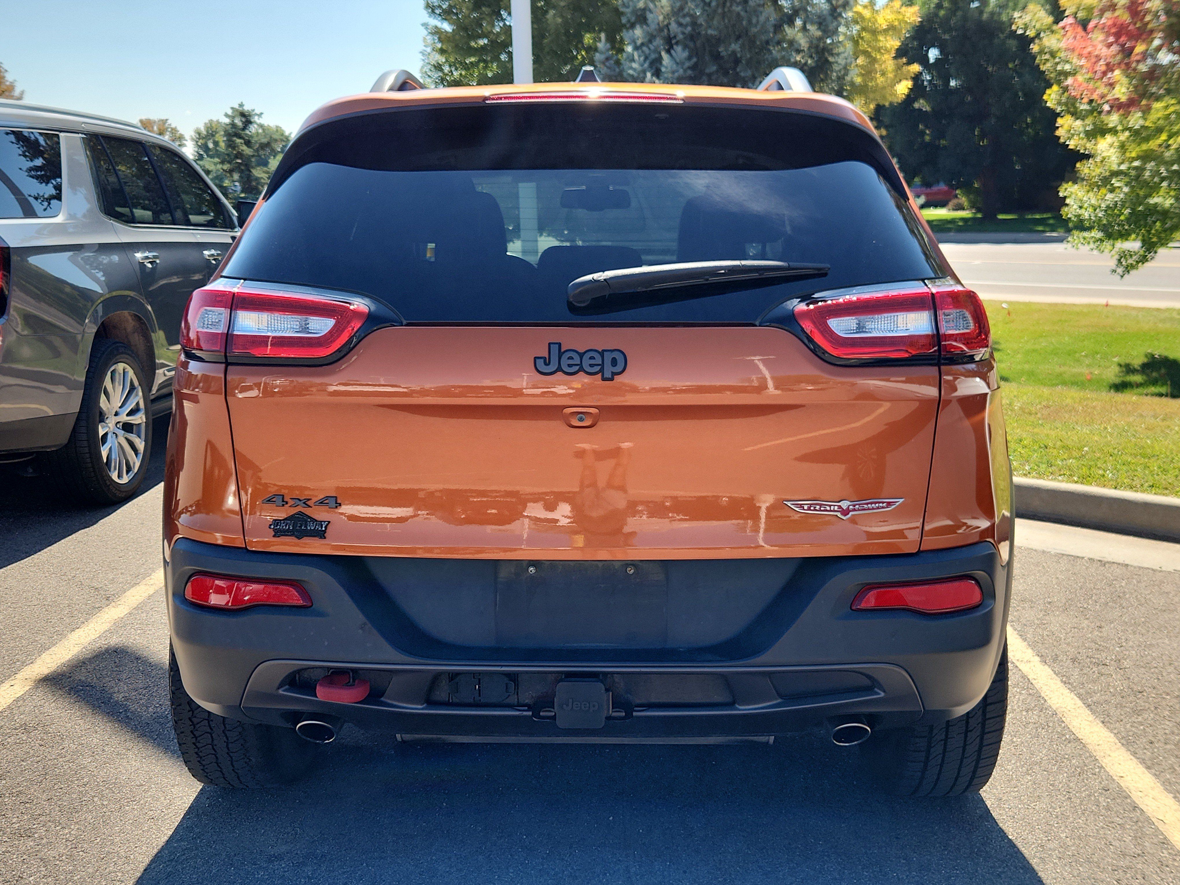 Used 2016 Jeep Cherokee Trailhawk w/ Comfort/Convenience Group AWD/4WD image 5