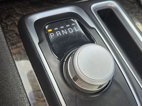 Used 2022 Chrysler 300 Touring L w/ Popular Equipment Group image 18