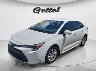 Used 2023 Toyota Corolla LE FWD video 1