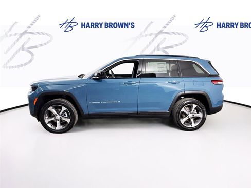 New 2026 Jeep Grand Cherokee Limited w/ Trailer Tow Package AWD/4WD image 29
