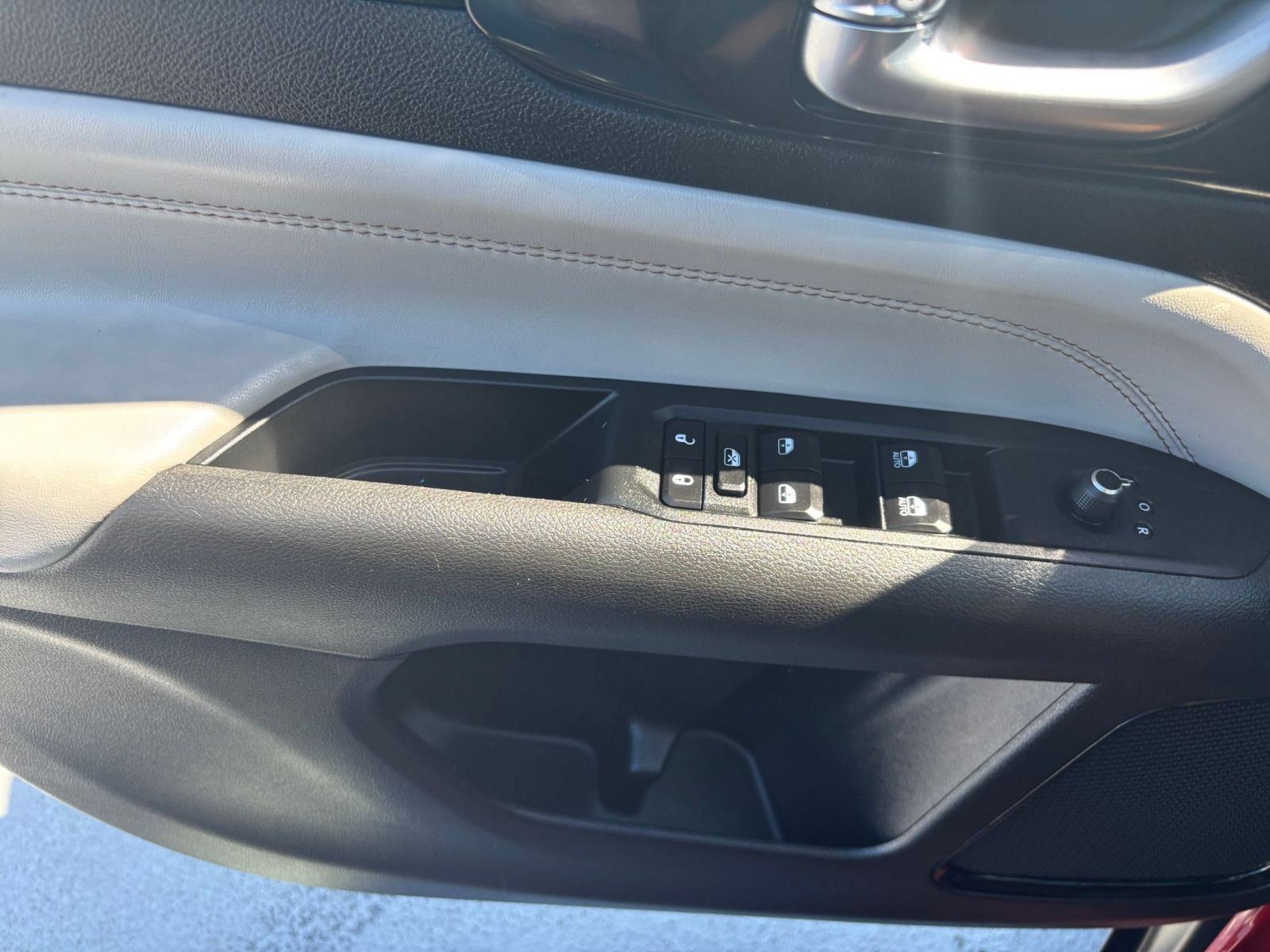 Used 2025 Jeep Compass Limited AWD/4WD image 18